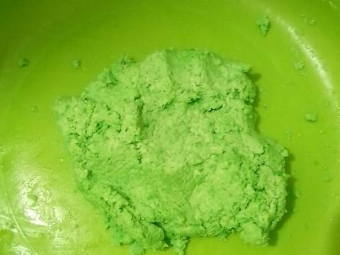 Wingko Singkong Pandan recipe step 1 photo