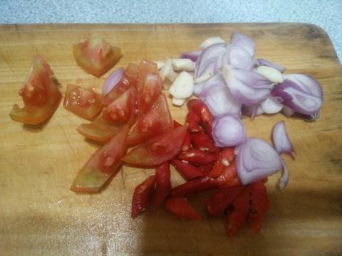 Tumis ikan kembung peda recipe step 2 photo