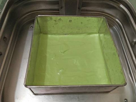 #1 Lapis Legit (beraroma pandan)