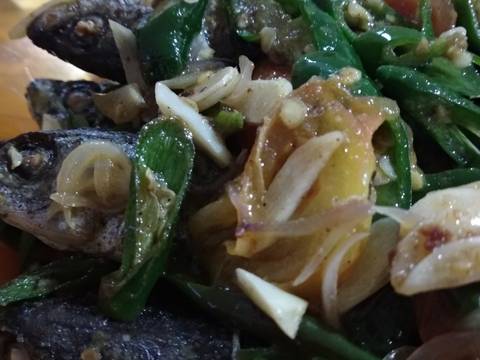 Ikan Pindang Tumis Cabe Ijo recipe step 3 photo