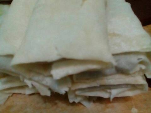 Lumpia isi jenang (dodol jawa) recipe step 2 photo