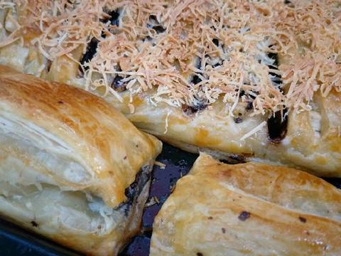 Resep Strudel Pisang Coklat Keju Oleh Kreasivinagoest Cookpad