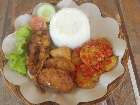 Nasi Lalapan Jengkol balado + lauk recipe step 6 photo