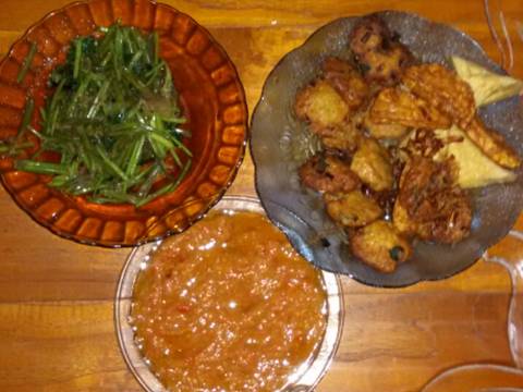Ayam lalapan bumbu kuning komplit recipe step 5 photo