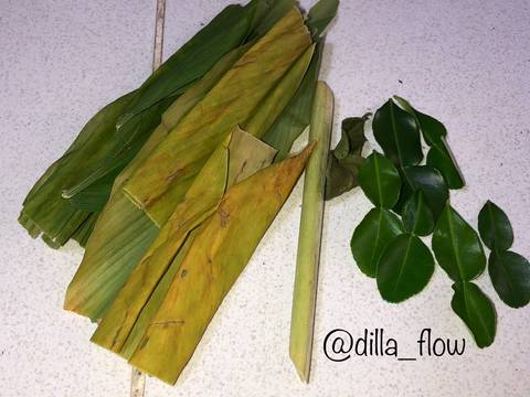 Gulai Asam Padeh Ayam dan Nenas recipe step 2 photo