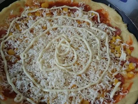  Resep Pizza teflon empuk  oleh Mama Nadhira Cookpad