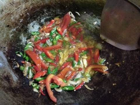 Cumi tumis asam manis pedas
