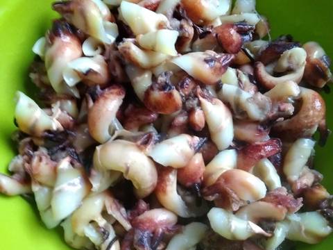 Seafood gonggong pedas manis recipe step 1 photo