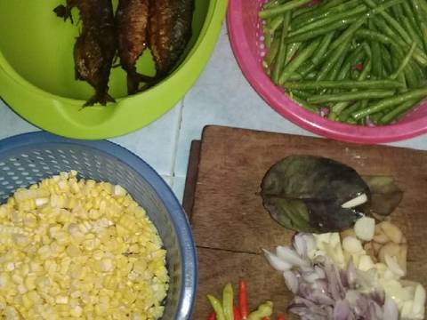 Tumis ikan peda jagung kacang panjang recipe step 1 photo