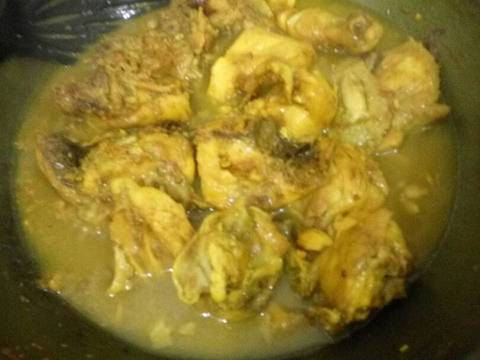 Resep Ayam goreng bumbu kuning oleh Aya - Cookpad