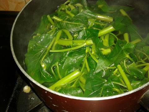 Rujak petis kangkung recipe step 1 photo