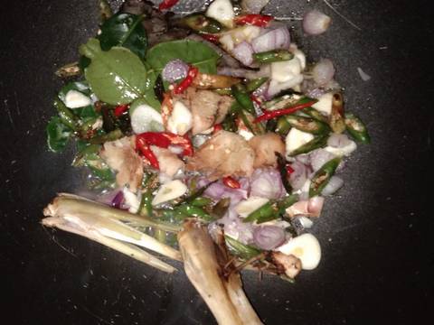 Oseng Kikil lombok ijo mercon recipe step 4 photo
