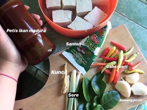 Telor tahu petis ikan madura recipe step 2 photo