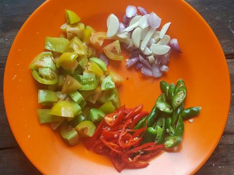 Ikan Jelawat Kuah Asam recipe step 1 photo
