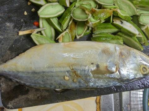 Tumis Ikan Asin Peda dan Cempokak recipe step 1 photo