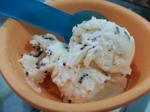 Ice cream vanilla enakk<br/>          <br/>           2 tuppy @15 L