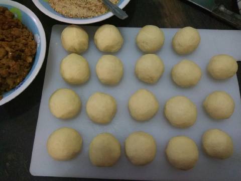 Pao Kacang Tanah dan Bakpao Ayam Kecap recipe step 5 photo