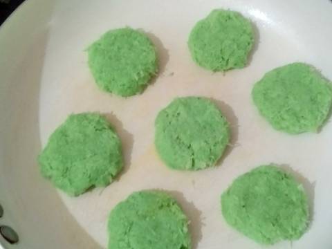 Wingko Singkong Pandan recipe step 4 photo