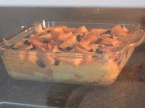 Resep Bread Pudding with Vanilla Sauce yang sangat enakk 