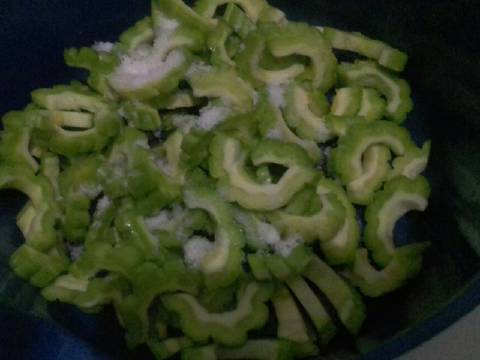 Pare pedas telor asin (tidak pahit)tanpa pakai garam recipe step 1 photo