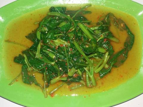 Tumis kangkung cabe merah (pedas)