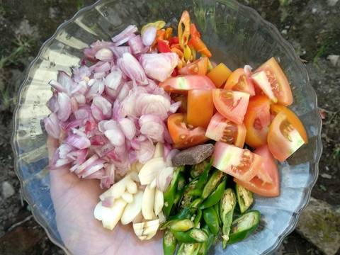 Oseng pindang cabe ijo recipe step 2 photo