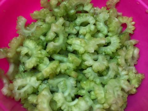 Tumis Pare Cumi sotong recipe step 2 photo