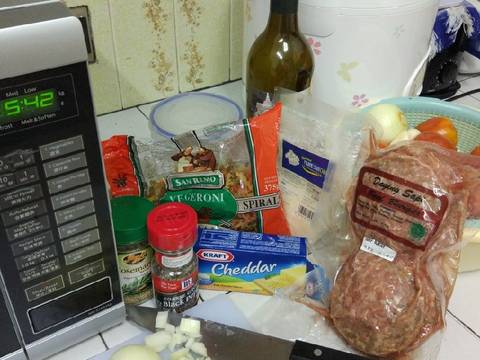 Fusili Bolognese with Cheese Meatballs