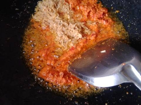 Tumis kulit melinjo campur taoge recipe step 3 photo