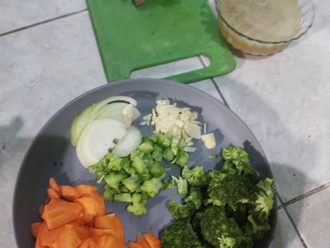 Cah brokoli wortel bakso recipe step 1 photo