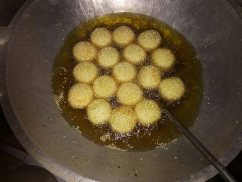 Onde Wijen no kentang...garing di luar lembut di dalamÃ°Å¸Ëœâ€žÃ°Å¸Ëœâ€žÃ°Å¸Ëœâ€ž recipe step 9 photo