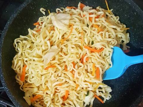 Nasi tutug oncom, Oseng Mie dan Ayam goreng Manis recipe step 2 photo