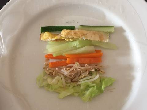 Lumpia basah dengan sambel kacang almond untuk diet recipe step 5 photo