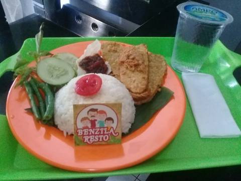 Nasi tempe kremes sambal jeruk&lalapan Benzila Resto. recipe step 3 photo