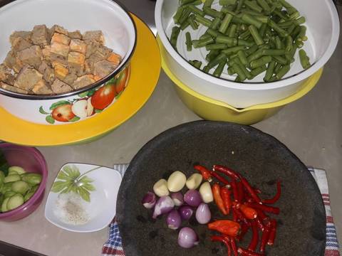 Tumis buncis oncom recipe step 2 photo