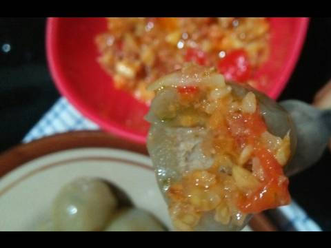 Cilok isi sosis sambal kacang geprek pedas recipe step 10 photo