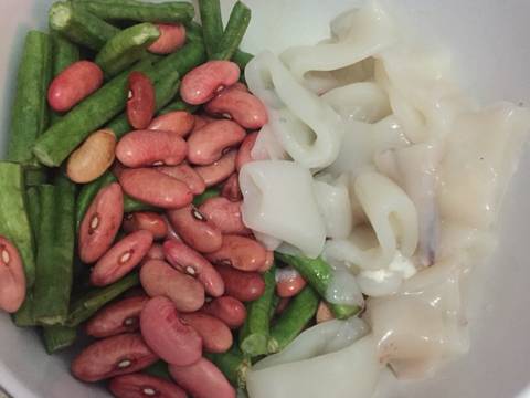 Cumi sambal kacang panjang recipe step 1 photo