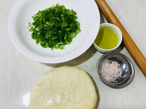 Roti maryam isi daun bawang /roti cane recipe step 4 photo