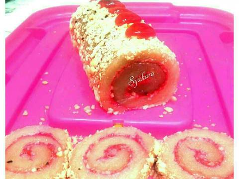 Moci Roll Strawbery versi Gluteen Free #Maree recipe step 12 photo