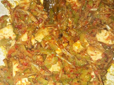 Tumis Pare, Tahu, dan Ikan Teri recipe step 4 photo
