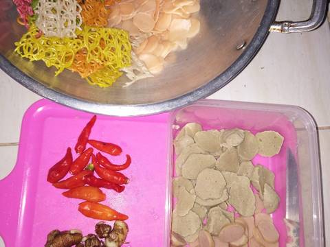 Seblak sosis ala EK recipe step 1 photo