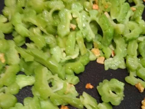 Goreng Pare dengan Telur ASI Booster recipe step 3 photo
