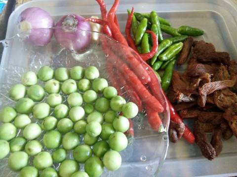 Samba batokok (sambal teri, sunti, rimbang) recipe step 1 photo