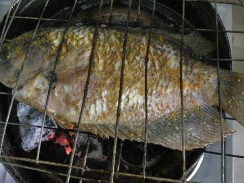 Resep Gurame bakar saus madu oleh Retno Asih - Cookpad