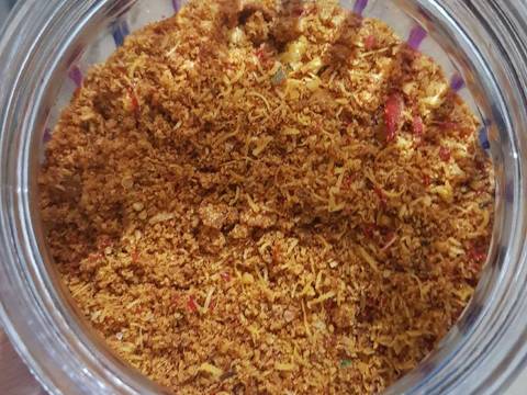 Ketan kuning serundeng
