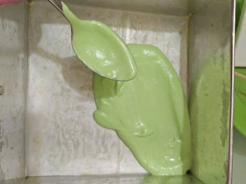 #1 Lapis Legit (beraroma pandan)