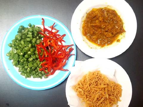 Nasi goreng kunyit dan ikan teri #Seninsemangat