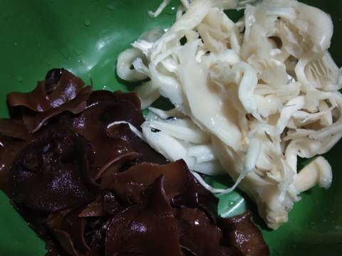 Botok/Pepes Jamur recipe step 1 photo