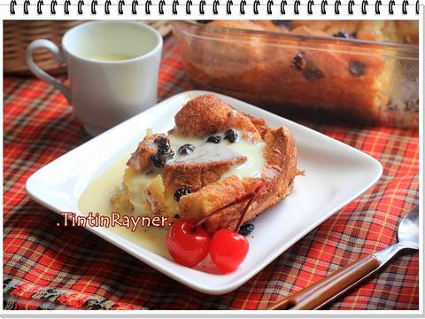 Resep Bread Pudding with Vanilla Sauce yang sangat enakk 