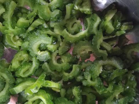 Tumis pare xtra pedas recipe step 1 photo